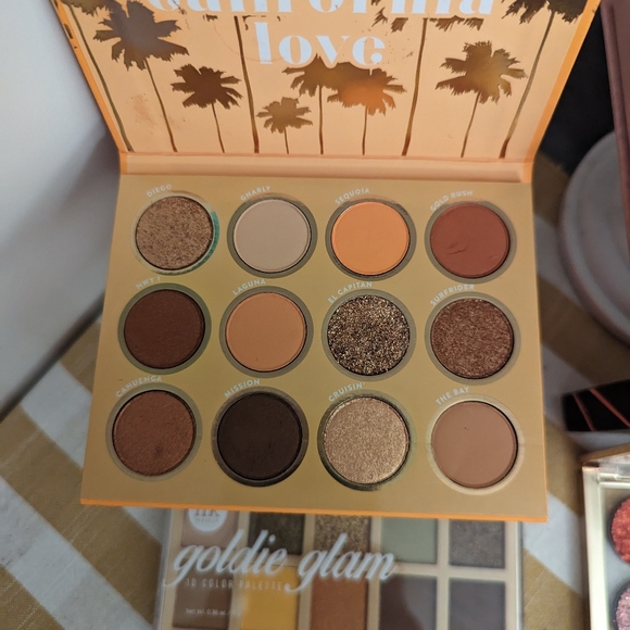 MakeUp Bundle - Picture 14 of 14